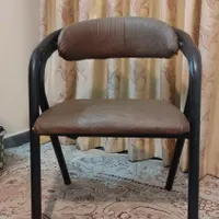 صندلی آهنی سنگین چرم قهوه ایی در حد نو اداری کمجا