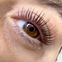 اکستنشن مژه و لیفت ابرو حرفه‌ای با ماندگاری بالا|خدمات آرایشگری و زیبایی|بوشهر, |دیوار