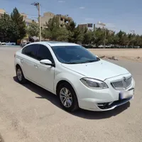 برلیانس H330 اتوماتیک 1500cc، مدل ۱۳۹۵