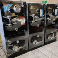 گاوصندوق داخل کمدی پوشه خور