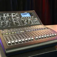 کرایه باندفلش خور،اجاره رقص نور حرفه ای،پاورمیکسر|خدمات پذیرایی، مراسم|تبریز, |دیوار