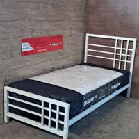 تخت یکنفره فلزی مدل رئال