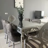 میز ناهار خوری اینه ای