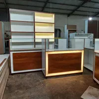 قفسه ویترین .کانتر سفید . دکور . رگال