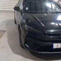 کی ام سی J7