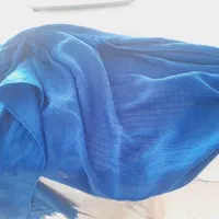 شال آبی رنگ