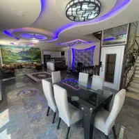 عمارت سفید|اجارهٔ کوتاه‌مدت ویلا و باغ|کرج, فاز ۲ مهرشهر|دیوار