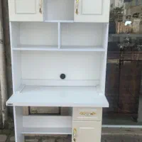 میز تحریر و کامپبوتر