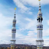 خادم برای مسجد حاج صفری