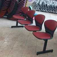 صندلی انتظار متصل به هم چسبیده