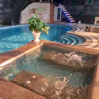 استخردار با جکوزی فرانسوی (نماد گیلان)|اجارهٔ کوتاه‌مدت ویلا و باغ|رشت, گلباغ نماز|دیوار