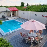 باغ ویلا سرسبز در مکانی دنج و آرام|اجارهٔ کوتاه‌مدت ویلا و باغ|هشتگرد, هشتگرد قدیم|دیوار