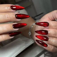 خدمات کاشت وترمیم ناخن