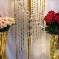 آباژور کنار سالنی تمام کریستال