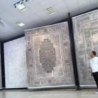 فرش فدک ۱۵۰۰شانه طرح گلسار طوسی نارنجی۱۲متری