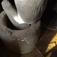 فروش وسایل قدیمی .هاون سنگی و ...