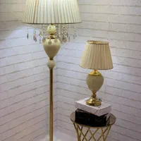 آباژور کنار سالنی