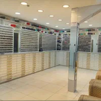 بزرگترین نمایشگاه طبقاتی عینک در قم عینک الماس