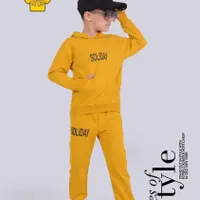 بسته بند خانوم حرفه ای مسلط به کار بچگانه