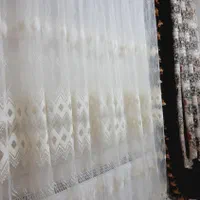 پرده بهمراه والان