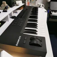 میدی کنترلر Native instruments
