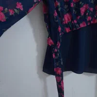 شومیز درحدنو درسایز ۴۲ و ۴۴ قیمت هرکدوم ۲۰۰تومن|لباس|خوی, |دیوار