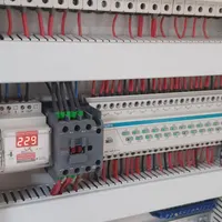 برق کار  برقکاری ساختمان و صنعتی و اجرای لاین نوری