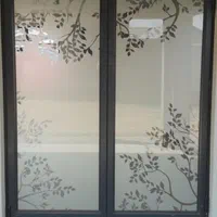 درب و پنجره سندبلاست کشویی آلومینیوم upvcباشیشه