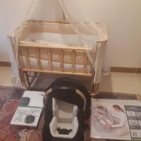 تخت چوبی و نانو و کریر برقی بچه و شیردوش برقی|تخت و صندلی بچه|رشت, حمیدیان|دیوار