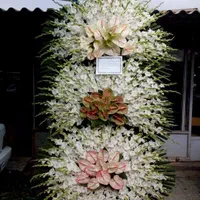 تاج گل برای عرض تسلیت ترحیم ختم دو طبقه سه طبقه|گل و گیاه طبیعی|تهران, شهرک محلاتی|دیوار