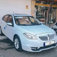 برلیانس H330 اتوماتیک 1500cc، مدل ۱۳۹۵