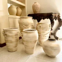 جهیزیه عروس، گلدان پتینه کنار سالنی، کوزه پتینه