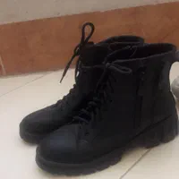 بوت و کتونی