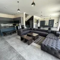 عمارت مدرن باروژ|اجارهٔ کوتاهمدت ویلا و باغ|کرج, فاز ۲ مهرشهر|دیوار