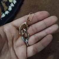 گوشواره طلا گم شده