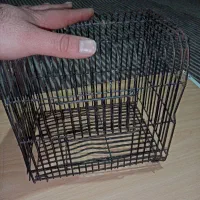 تعدادی قفس پرنده