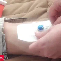خدمات تخصصی پرستاری در منزل و محل کار شما|خدمات آرایشگری و زیبایی|اصفهان, باغ زرشک|دیوار