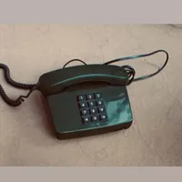 تلفن قدیمی سبز