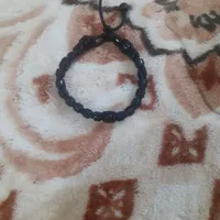 تعدادی دستبند دست بافت