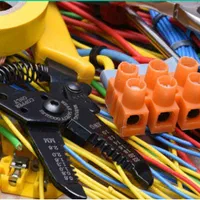 برقکار ماهر برق ساختمان و برق صنعتی، تعمیر آیفون