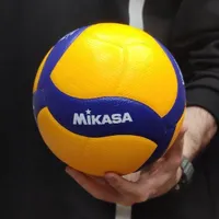 توپ والیبال اورجینال میکاسا مدل Mikasa V200w|ورزش‌های توپی|اصفهان, علی قلی آقا|دیوار
