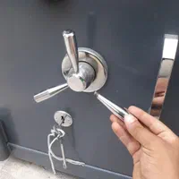 گاوصندوق زیرویترینی،دوهزار طلافروشی،نمایشگاهی|ابزارآلات|شیراز, تندگویان|دیوار