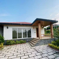 همکف کرسی دار ۳ خواب جنگلی سنددار