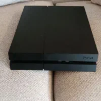 ps4فت درحد نو و سالم با تمام تجهیزات و دو دسته اصل
