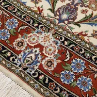 فرش دستباف هفت‌چارک نقشه قم لچک‌ترنج کرم گل‌ابریشم|فرش|تهران, بازار|دیوار