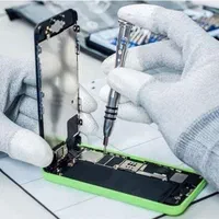 iPhone دیگرنگران خراب شدن موبایل خودنباشیدسامسونگ