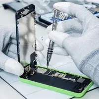 iPhone دیگرنگران خراب شدن موبایل خودنباشیدسامسونگ
