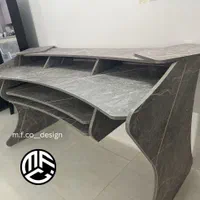 میز استودیو اِم اِف کُ