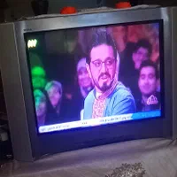 تلوزیون بزرگ رنگی