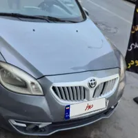 برلیانس H330 اتوماتیک 1500cc، مدل ۱۳۹۵